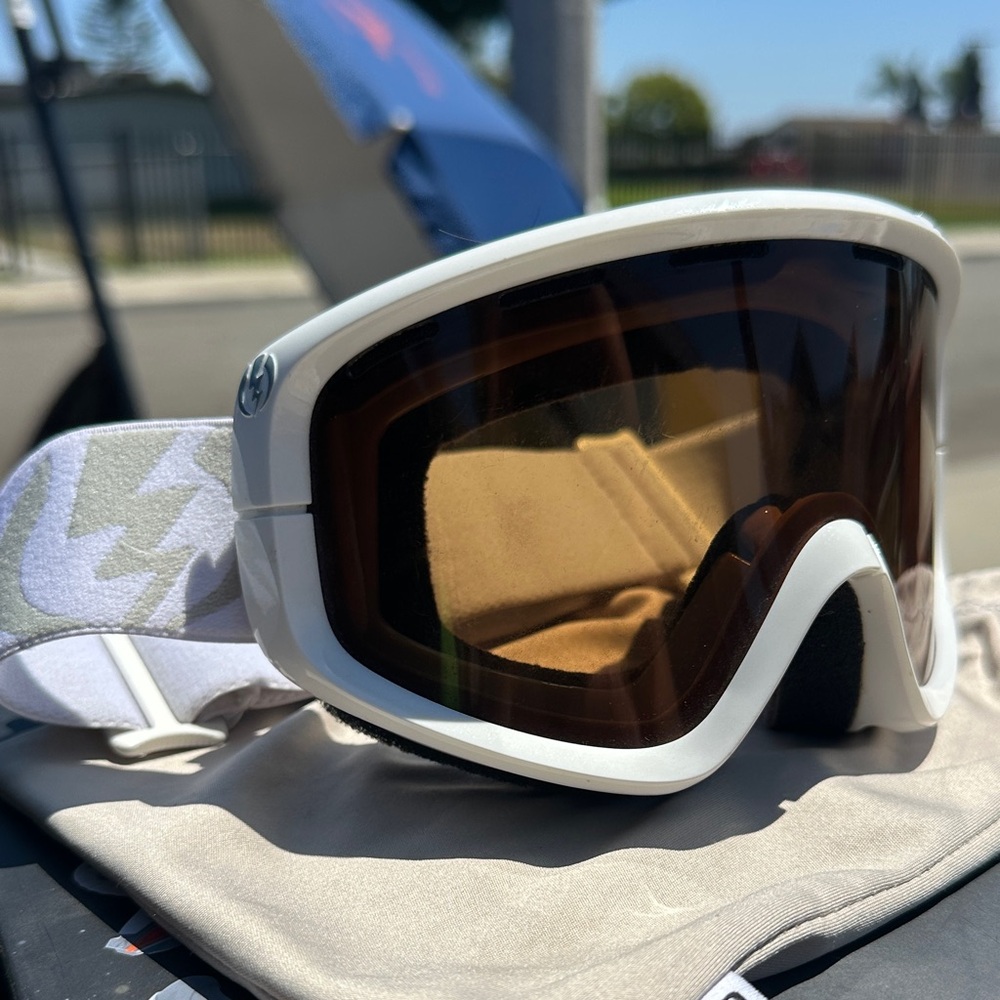 White Ski Goggles with Brown Lens